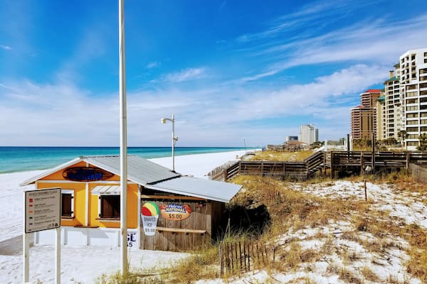 Best beach spot on the Emerald Coast! Tip: Coming here Thanksgiving week ensures a quiet and exclusive vacation (notice how empty the beach is!)
#BeachTips #beach #emeraldcoast #sea #ocean #beachhouse #treat #relax